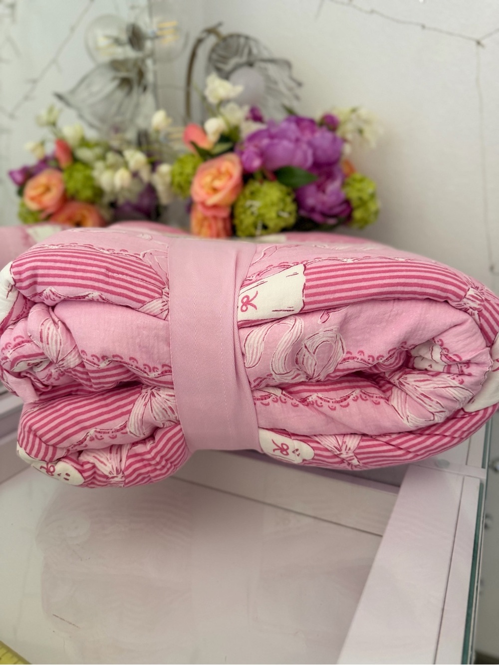 Envogue Pink Coquette Ghost Bow Lace Ruffle Trim Gauze Reversible Throw Blanket - Picture 6 of 7